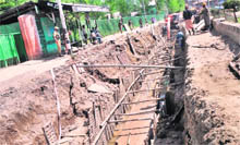 Work in progress on the Hyderpora-Peerbagh road in Srinagar. 