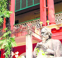 The ancestral home, where the poet was born, has been transformed into Rabindra Bharti Museum