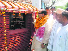 Finance Minister Capt. Ajay Singh Yadav lays the foundation stone of work pertaining to pavement of streets in Dharuhera region. 