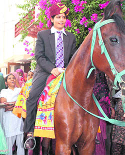 Monica Sangwan performs the ceremony of "ghurchari" at Chhapar village in Bhiwani district 