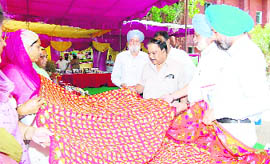 National team interacts with a vendor at Krishi Vigyan Kendra in Patiala 
