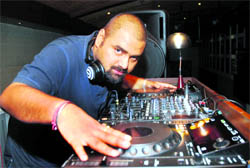 DJ Apoorv