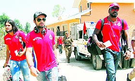 Royal Challengers Bangalore captain Virat Kohli and Chris Gayle in Dharamsala on Sunday.
