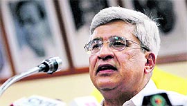 CPM general secretary Prakash Karat addresses a press conference in New Delhi on Monday.