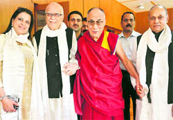 LK Advani, along with daughter Pratibha and Chief Minister PK Dhumal, calls on the Dalai Lama at McLeodganj on Wednesday