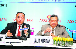 Secretary General Assocham DS Rawat (L) and Chairman, Northern Region Development Council, Assocham Lalit Khaitan, address a press conference on Haryana: The land of investment opportunities in Gurgaon on Thursday