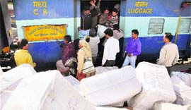 parcels dumped indiscriminately on platforms, leaving no space for movement of passengers in Ludhiana