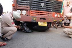 Cops examining the spot after a mishap took place at Bibiwala road