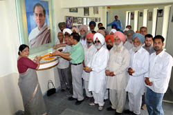 Dr Malti Thapar and other Cong leaders paying tributes to Rajiv Gandhi at Moga on Saturday.