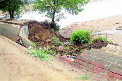 A breached irrigation channel in Abohar subdivision
