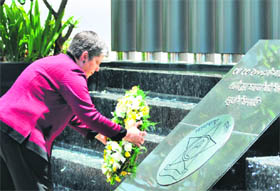 US Secretary of Homeland Security, Janet Napolitano, lays a wreath at the memorial of martyrs of 26/11 attacks at Police Gymkhana in Mumbai on Tuesday.