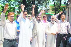Workers of the UKD hold a protest at the District Collectorate in Dehradun on Monday