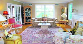 Big solution: Create corners to break the monotony of a big room