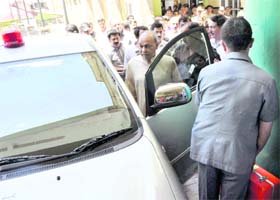 Chief Minister PK Dhumal leaves for AIIMS, Delhi, from Indira Gandhi Medical College in Shimla on Saturday