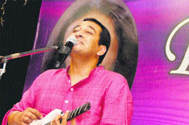 Art of Living singer Vikram Hazare performs at Guru Nanak Dev Bhawan in Ludhiana.