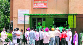 The number of people visiting the Zone-D office building of the MC has grown manifold ever since the sub-registrar (west) opened its office there three years ago.