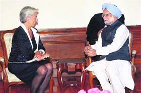 Prime Minister Manmohan Singh with French Finance Minister Christine Lagarde at a meeting in New Delhi on Tuesday