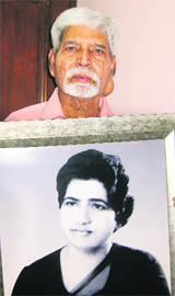Anand Sagar Ahluwalia, who lost his wife Sarita Ahluwalia on April 18, 1999.