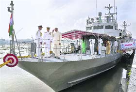 Southern Naval Command Flag Officer Commanding-in-Chief Vice-Admiral KN Sushil (L); Commander Bandhul Mishra (C) and Rear-Admiral (retired) KC Shekhar, CMD, Garden Reach Shipbuilders; visit warship INS Kabra at the Naval Base in Kochi on Wednesday