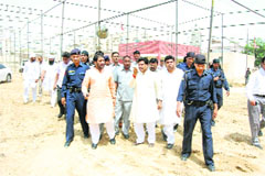 Minister of State for Home and Urban Local Bodies Gopal Kanda reviews the arrangements for Hoodas samman samaroh in Sirsa on Friday. 
