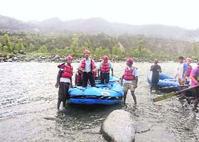 A river-rafting expedition in progress in the Ravi near Chamba