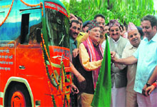 Senior BJP leader Murli Manohar Joshi and Uttarakhand Chief Minister Ramesh Pokhriyal Nishank flag off the Antodaya Vikas Rath Yatra at a function in Dehradun on Monday.