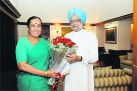 Uttarakhand Governor Margaret Alva meets Prime Minister Manmohan Singh at his 7 Race Course residence in New Delhi on Wednesday. Alva held talks with the PM for 30 minutes and discussed many important issues.