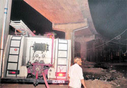 A fire tender stuck on a road due to work on the Lakkar bridge project in Ludhiana