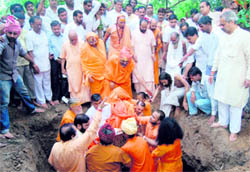 Swami Nigmanand being laid to rest at Matra Sadan in Haridwar on Thursday