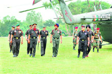 Gen VK Singh, Chief of the Army Staff, being received by Lt-Gen AK Choudhary, GOC, Rising Star Corps, at Yol Cantonment.
