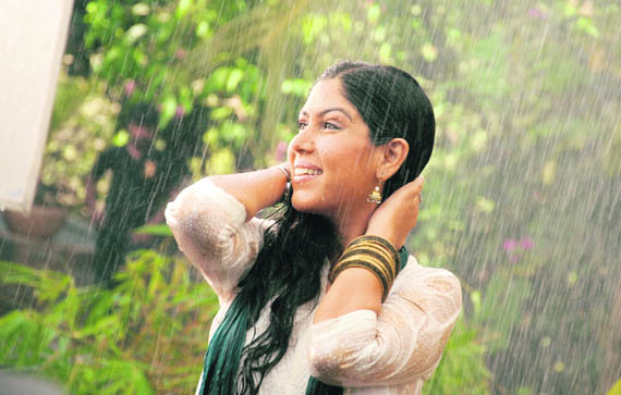 Sakshi Tanwar has also done films like Saluun, Coffee House and C Kkompany. 