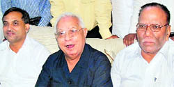 Senior members of the Punjab Pardesh Beopar Mandal at a meeting in Bathinda on Sunday