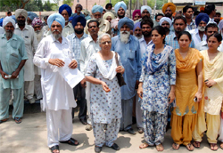 A delegation of various farmers and teachers unions before going to submit a memorandum to the DSP (City) in Bathinda on Tuesday