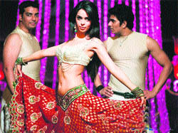 A still from Double Dhamaal