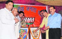 BJP leaders pay floral tributes to Dr Shyama Prasad Mookerjee on his 58th death anniversary in Jammu