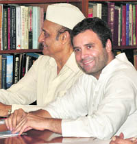 Congress general secretary Rahul Gandhi with other CWC members at a meeting on the Lokpal Bill, in New Delhi 
