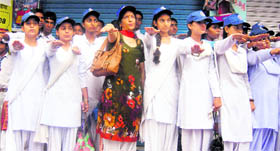 Students take an oath against drug abuse at Hamirpur on Sunday.