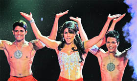 Priyanka Chopra performs to pay tribute to legendary singer Asha Bhonsle.
