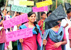 Students of Citizen Forum Vidya Mandir hold a rally against drug addiction in Amritsar on Sunday