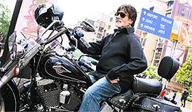 A still from "Bbuddah Hoga Tera Baap"