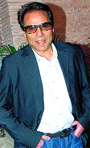 Dharmendra & Sonali Bendre.
