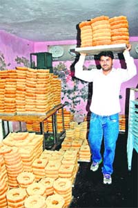 IRRESISTABLE TREAT: With the arrival of monsoon, halwais have started making ghewar, a famous delicacy for the rainy season