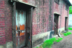 A mortuary at Guru Teg Bahadur Hospital in neglect in Amritsar .