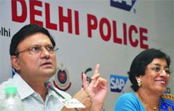 Commissioner of Delhi Police BK Gupta interacts with FLO in New Delhi 