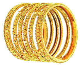 The major USP of hand-made jewellery items is that they are really aesthetic and hold a lot of appeal