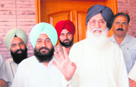 The Chief Minister at MLA Manjinder Singh Kangs house in Amritsar.