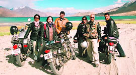 VS Kundu with his group