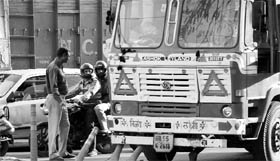 Transparency International: Truckers in India pay a bribe at the rate of 70 paise per kilometre 