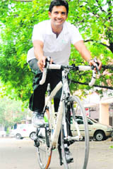 Samim Rizvi pedals at Sector 26 in Chandigarh 