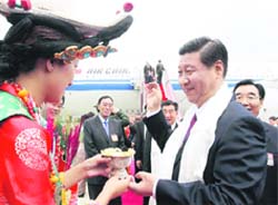Chinese Vice-President Xi Jinping arrives to a traditional welcome in Lhasa 